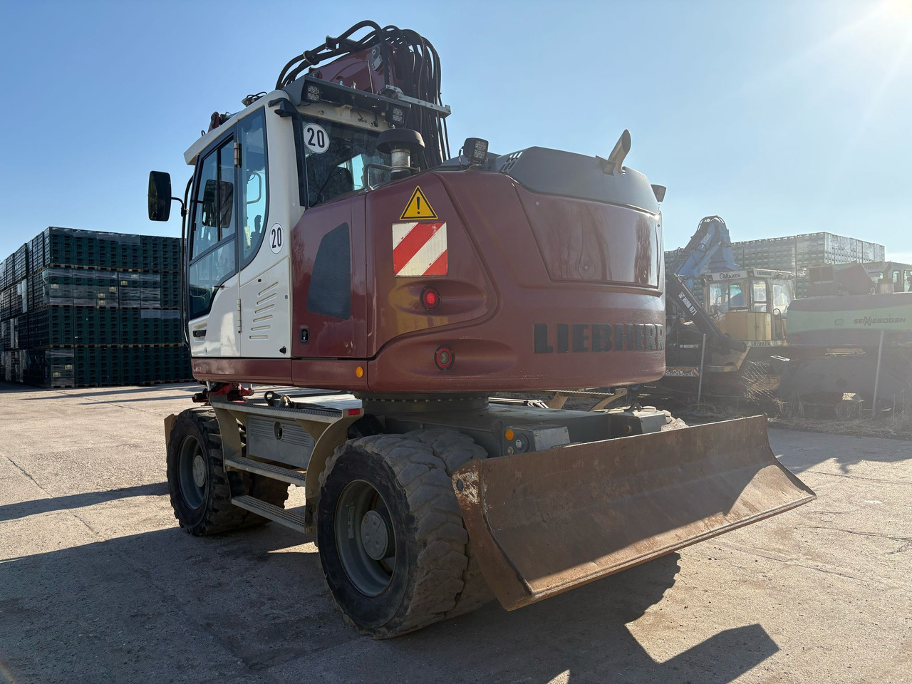 Колёсный экскаватор Liebherr A 914 Compact Rototilt R4: фото 9