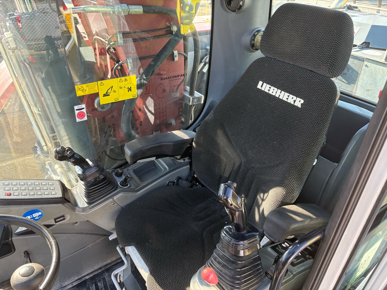 Колёсный экскаватор Liebherr A 914 Compact Rototilt R4: фото 16