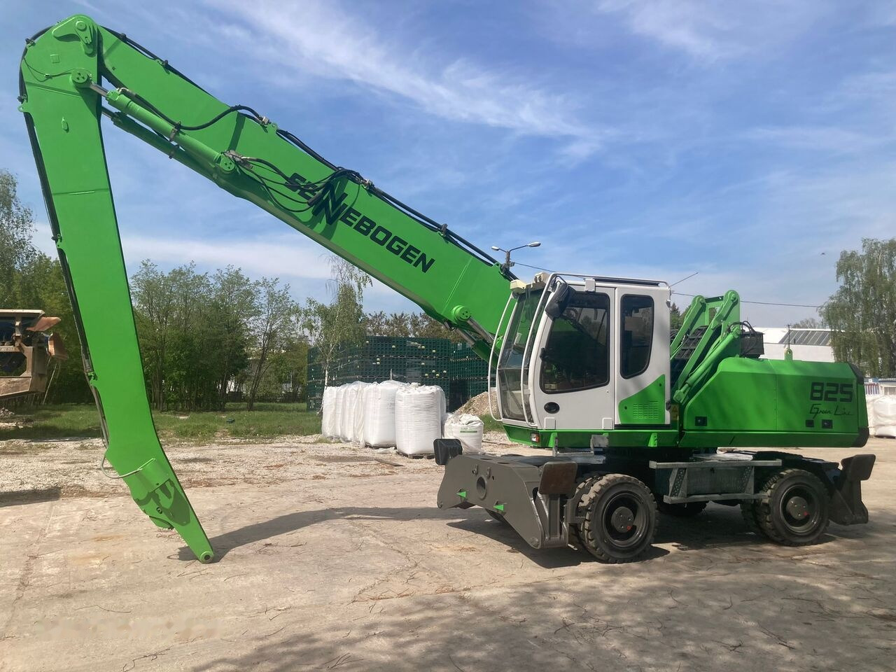 Sennebogen 825 - Перегружатель: фото 2 Sennebogen 825 - Перегружатель: фото 2