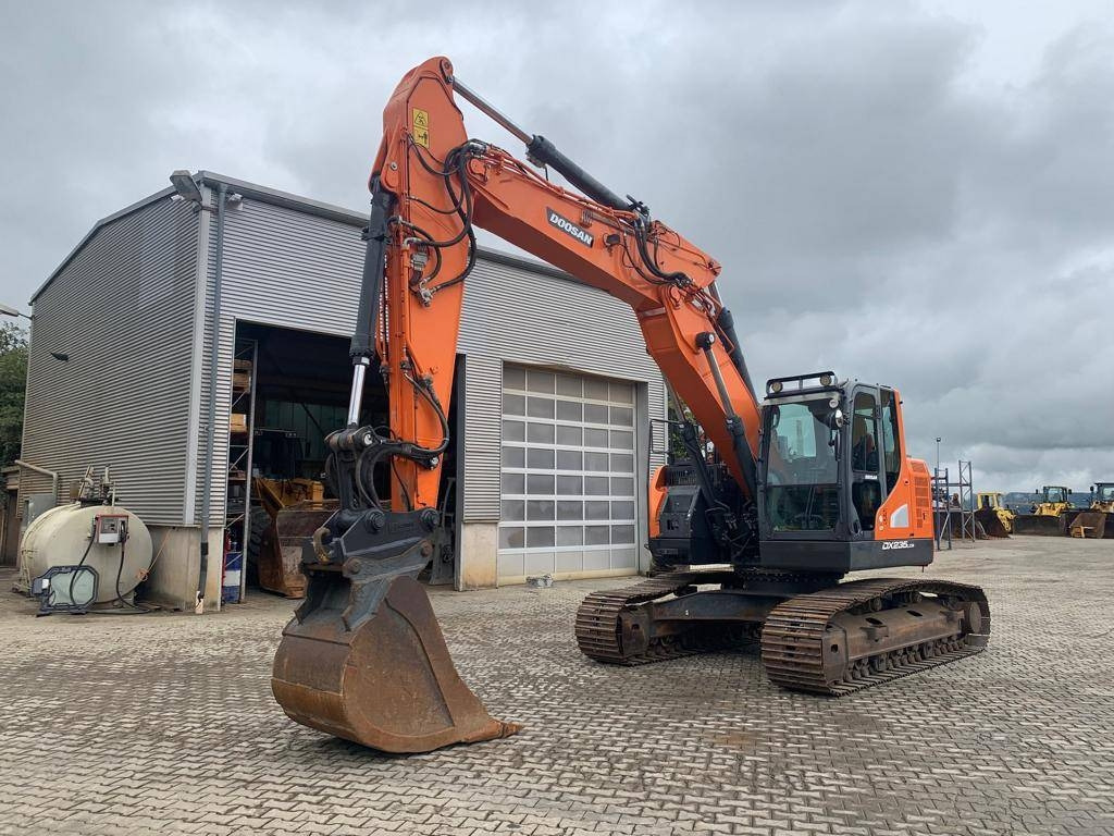 Doosan DX 235 LCR-5 - Гусеничный экскаватор: фото 1 Doosan DX 235 LCR-5 - Гусеничный экскаватор: фото 1