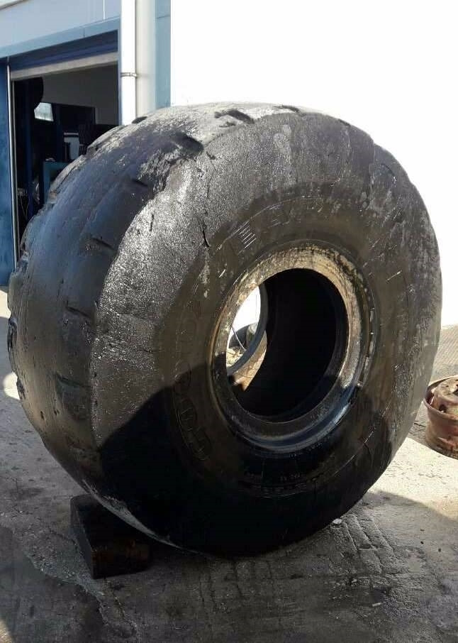 Goodyear 29,5R25 - Шина: фото 1 Goodyear 29,5R25 - Шина: фото 1
