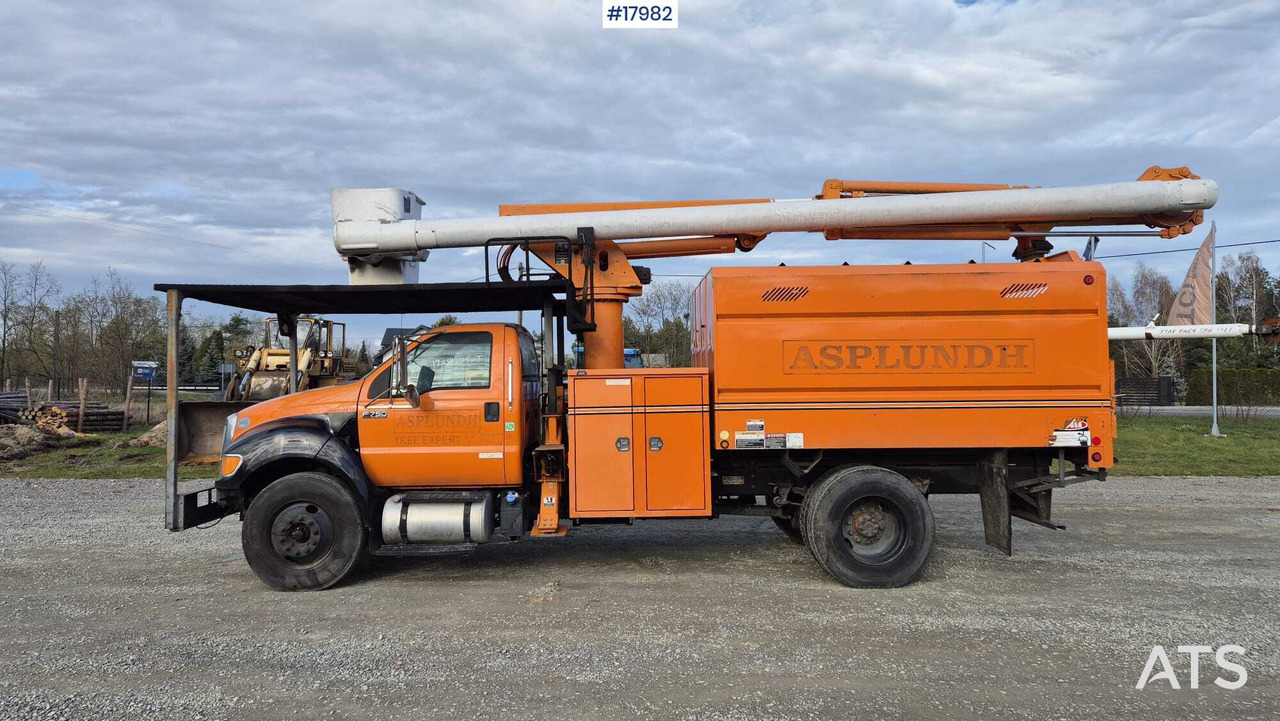 Lift for maintenance and assembly work FORD F750 (2013) - Грузовик с подъемником: фото 4 Lift for maintenance and assembly work FORD F750 (2013) - Грузовик с подъемником: фото 4