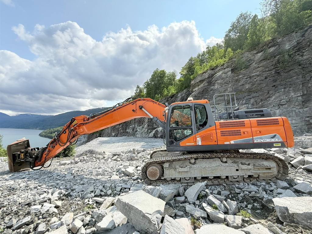 Doosan DX 300 LC-5 - Гусеничный экскаватор: фото 3 Doosan DX 300 LC-5 - Гусеничный экскаватор: фото 3
