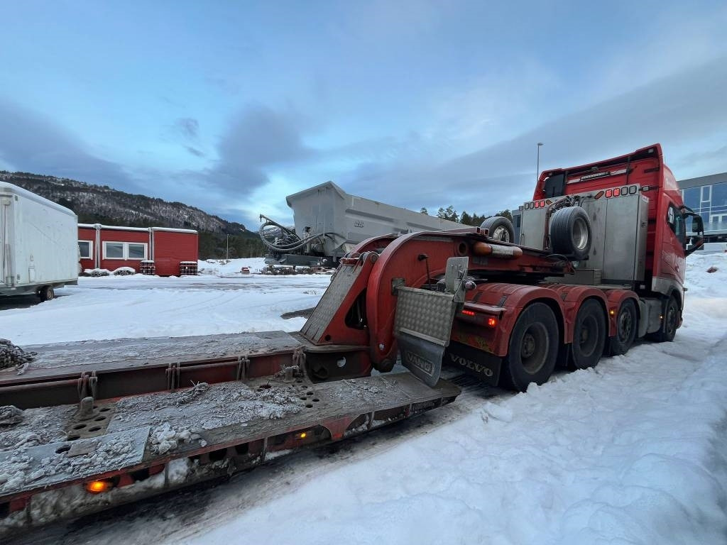 Vang ATHLS 3+1 Volvo FH16 750 Heavy Haul 8x2 - Низкорамный полуприцеп: фото 2 Vang ATHLS 3+1 Volvo FH16 750 Heavy Haul 8x2 - Низкорамный полуприцеп: фото 2