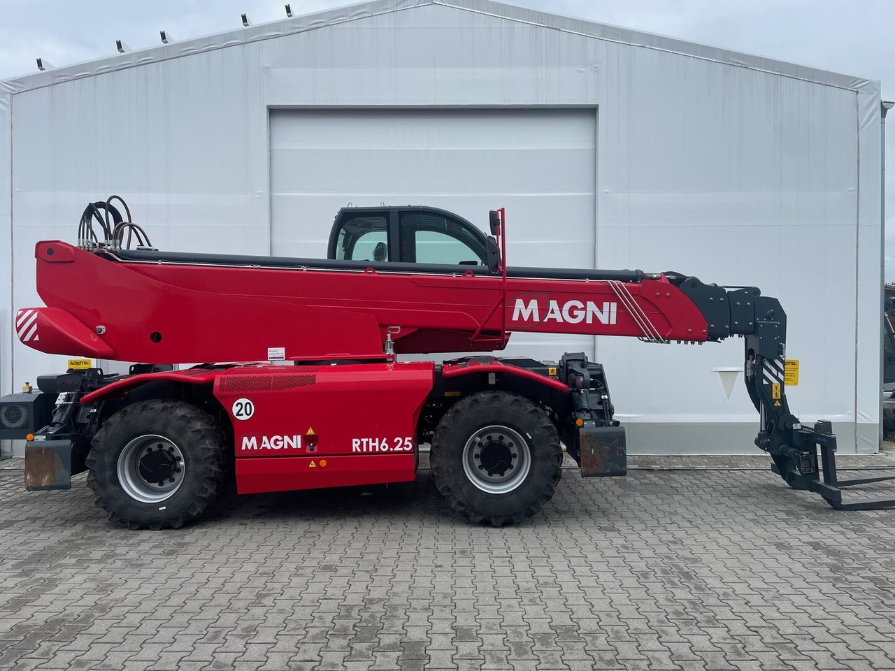 Magni RTH 6.25-DID - Телескопический погрузчик: фото 2 Magni RTH 6.25-DID - Телескопический погрузчик: фото 2