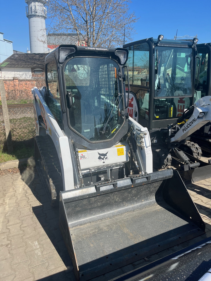 BOBCAT T450 - Мини-погрузчик с бортовым поворотом: фото 3 BOBCAT T450 - Мини-погрузчик с бортовым поворотом: фото 3