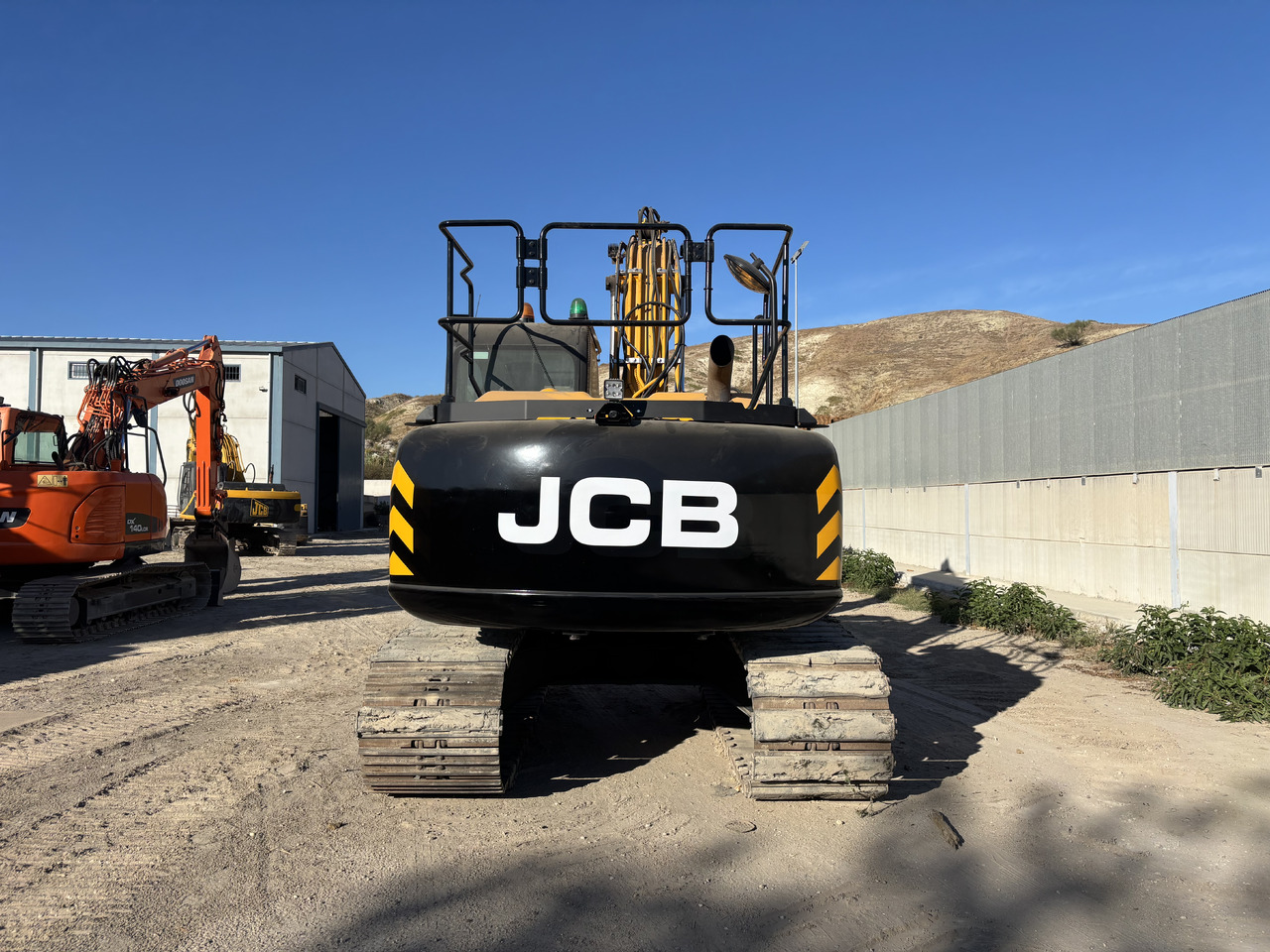 JCB JS131LC - Гусеничный экскаватор: фото 4 JCB JS131LC - Гусеничный экскаватор: фото 4