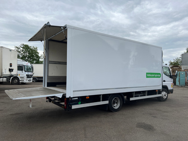 FUSO CANTER - Грузовик с закрытым кузовом: фото 1 FUSO CANTER - Грузовик с закрытым кузовом: фото 1