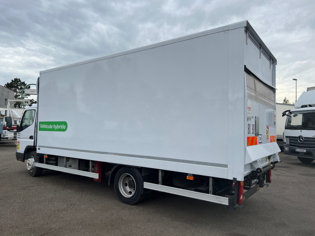 FUSO CANTER - Грузовик с закрытым кузовом: фото 4 FUSO CANTER - Грузовик с закрытым кузовом: фото 4