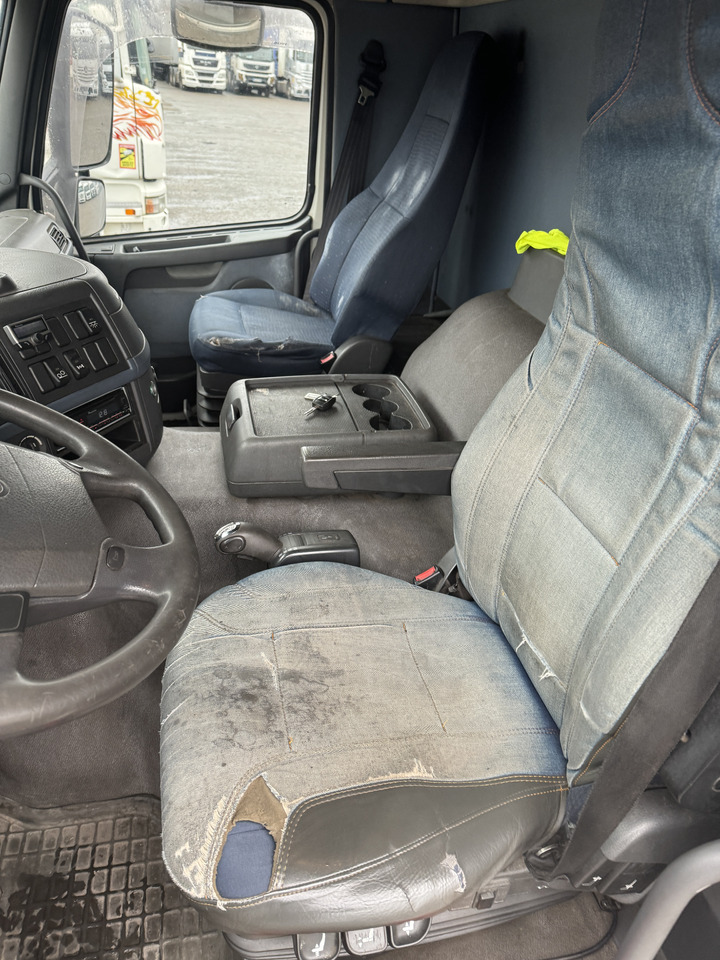 VOLVO FM 400 - Тентованный грузовик: фото 2 VOLVO FM 400 - Тентованный грузовик: фото 2