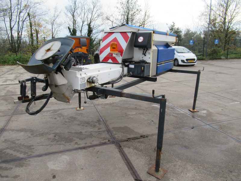 NIDO STRATOS B08-24 PALN Rotopower 0,8m3 + 350L. Salzstreuer Saltspreader Zoutstrooier - Разбрасыватель песка/ Соли: фото 2 NIDO STRATOS B08-24 PALN Rotopower 0,8m3 + 350L. Salzstreuer Saltspreader Zoutstrooier - Разбрасыватель песка/ Соли: фото 2