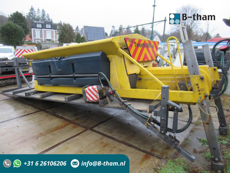 NIDO STRATOS B40-42 PALN Rotopower 4m3 + 2.200L Salzstreuer Saltspreader Zoutstrooier - Разбрасыватель песка/ Соли: фото 1 NIDO STRATOS B40-42 PALN Rotopower 4m3 + 2.200L Salzstreuer Saltspreader Zoutstrooier - Разбрасыватель песка/ Соли: фото 1