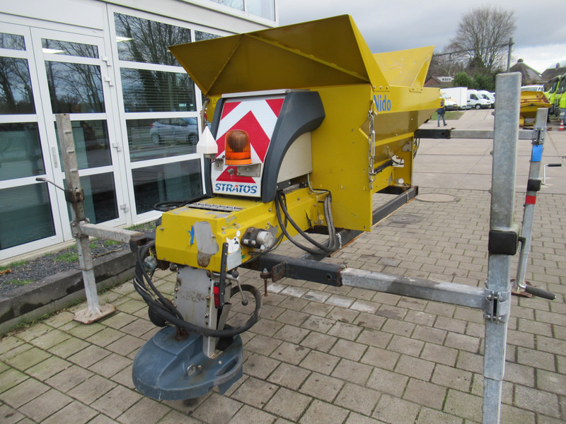 NIDO Stratos B08-18 PALN HYDRO Kort 0,8m3 + 250L Geen bedienkast nog ! - Разбрасыватель песка/ Соли: фото 3 NIDO Stratos B08-18 PALN HYDRO Kort 0,8m3 + 250L Geen bedienkast nog ! - Разбрасыватель песка/ Соли: фото 3