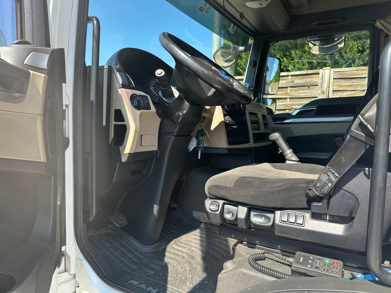 MAN 8.250 TGL*4x L1H1*XLX Kabine*VDI2700*TOP* - Автовоз: фото 4 MAN 8.250 TGL*4x L1H1*XLX Kabine*VDI2700*TOP* - Автовоз: фото 4