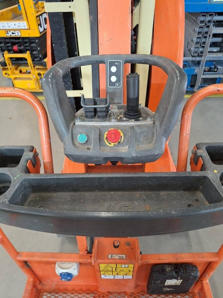 JLG Toucan 10 E - Вертикальный мачтовый подъемник: фото 5 JLG Toucan 10 E - Вертикальный мачтовый подъемник: фото 5