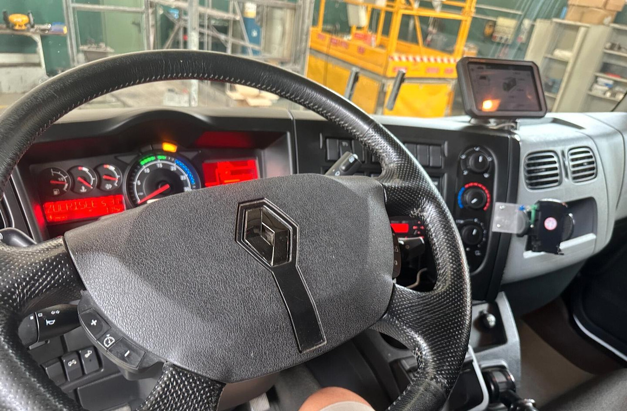 RENAULT MIDLIM D13.250 AUTOTELAIO CABINA LETTO EUR - Грузовик-шасси: фото 4 RENAULT MIDLIM D13.250 AUTOTELAIO CABINA LETTO EUR - Грузовик-шасси: фото 4