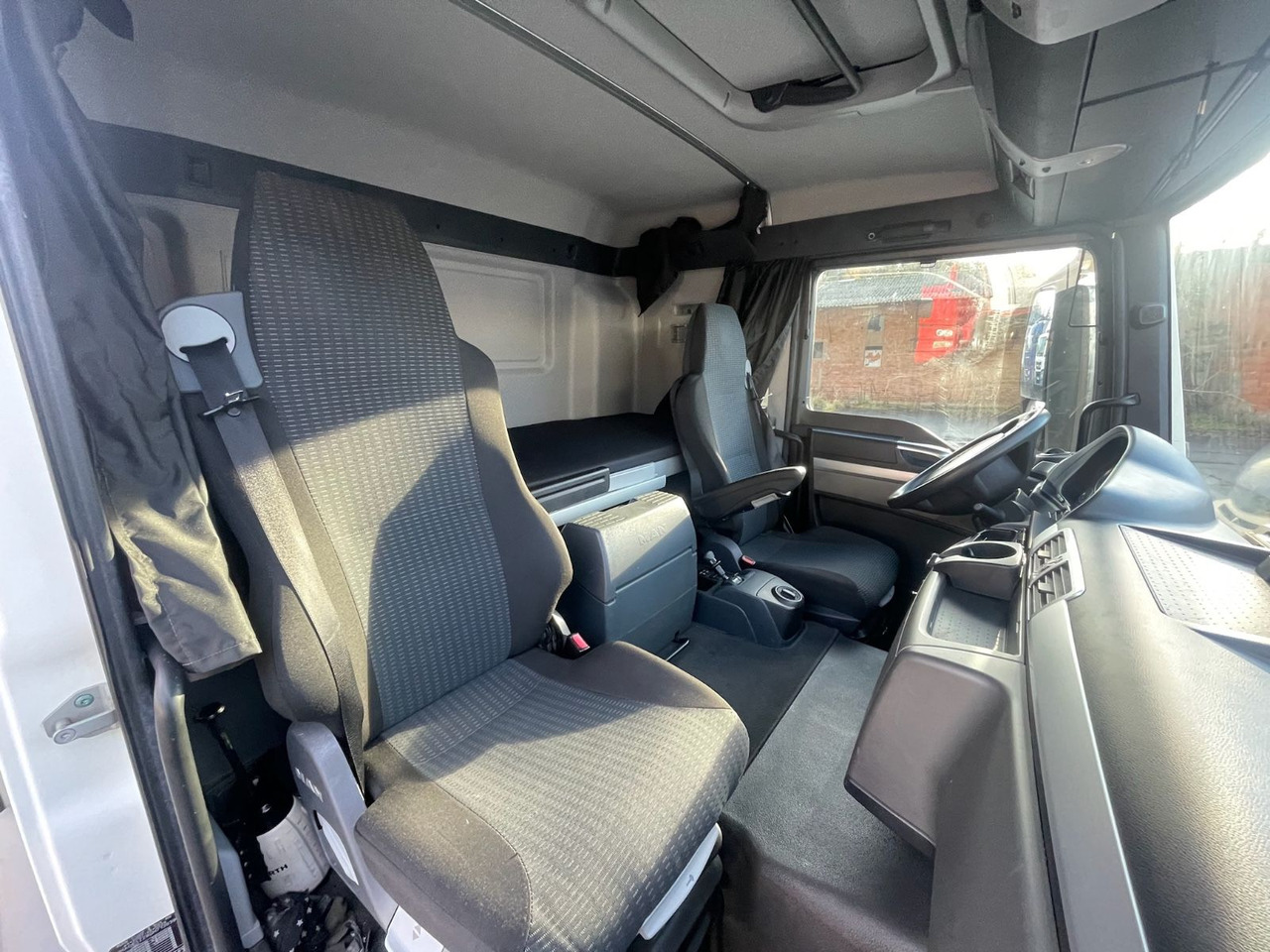 Грузовик с закрытым кузовом MAN TGS 18.440 4x2 Kofferzug/FULLADR/EXIII/Pritarder: фото 17 Грузовик с закрытым кузовом MAN TGS 18.440 4x2 Kofferzug/FULLADR/EXIII/Pritarder: фото 17