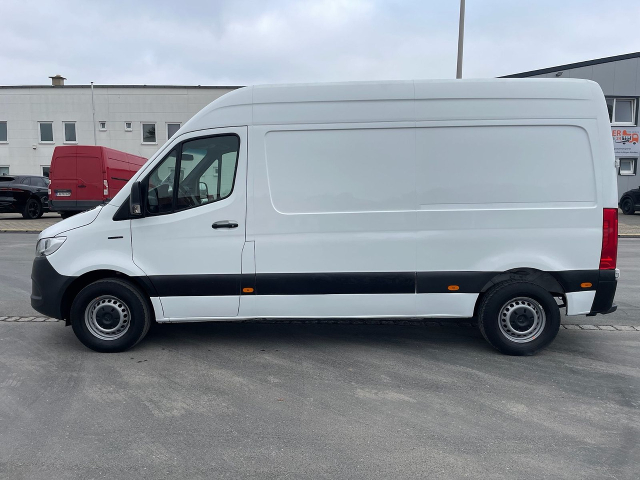 Mercedes-Benz eSprinter L2H2 Kastenwagen/47KW/AC/Kamera - Цельнометаллический фургон, Электрический фургон: фото 4 Mercedes-Benz eSprinter L2H2 Kastenwagen/47KW/AC/Kamera - Цельнометаллический фургон, Электрический фургон: фото 4