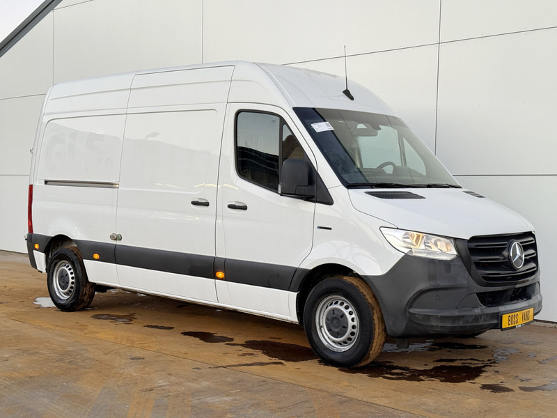 Mercedes-Benz eSprinter eSprinter L2H2 55 kWh ALL-IN PRIJS L2H2 55kWh 168km WLTP 80kw Snelladen Climate Control Camera Stoelverwarming - Цельнометаллический фургон, Электрический фургон: фото 4 Mercedes-Benz eSprinter eSprinter L2H2 55 kWh ALL-IN PRIJS L2H2 55kWh 168km WLTP 80kw Snelladen Climate Control Camera Stoelverwarming - Цельнометаллический фургон, Электрический фургон: фото 4