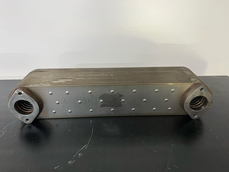 Liebherr olie koeler D9408 D 9408 - Масляный радиатор: фото 2 Liebherr olie koeler D9408 D 9408 - Масляный радиатор: фото 2