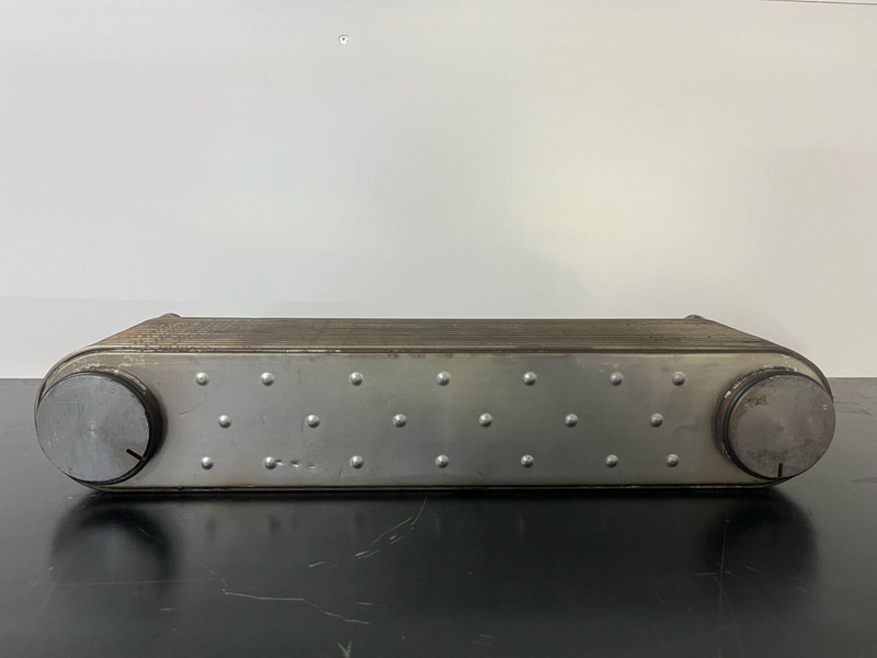 Liebherr olie koeler D9408 D 9408 - Масляный радиатор: фото 1 Liebherr olie koeler D9408 D 9408 - Масляный радиатор: фото 1