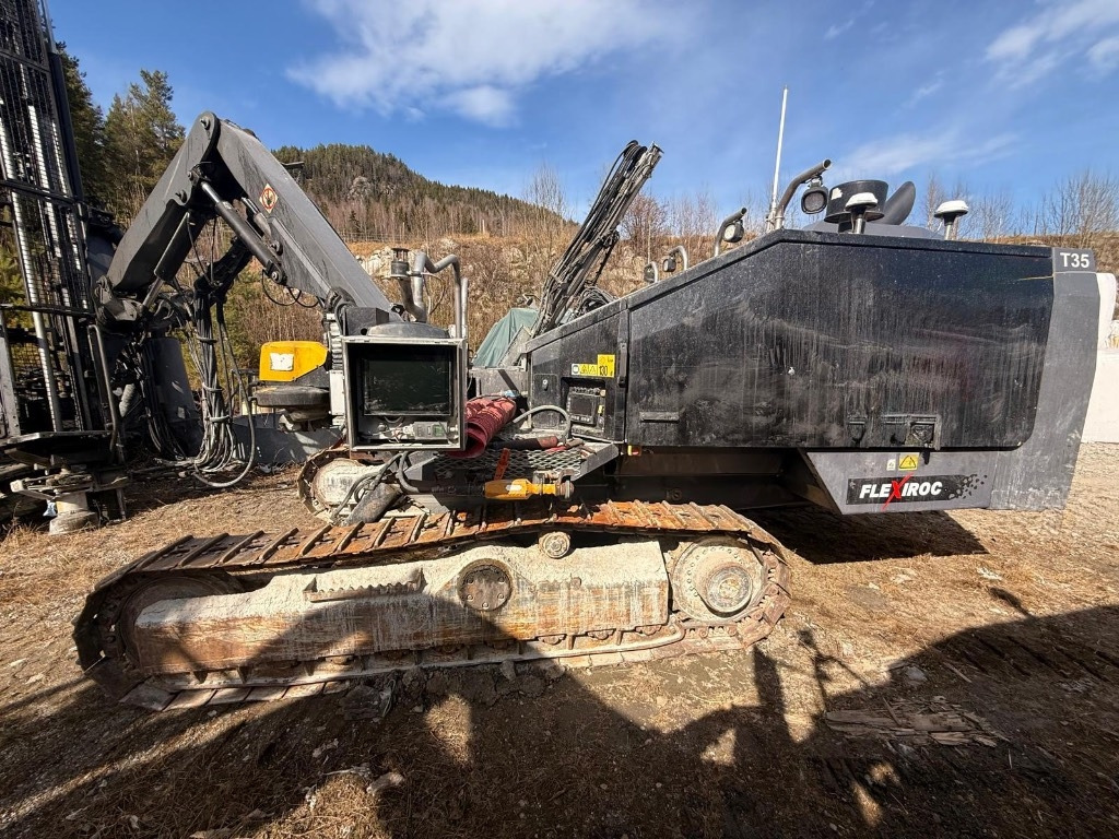 Atlas Copco FLEXIROC T35R-01 - Буровая машина: фото 1 Atlas Copco FLEXIROC T35R-01 - Буровая машина: фото 1