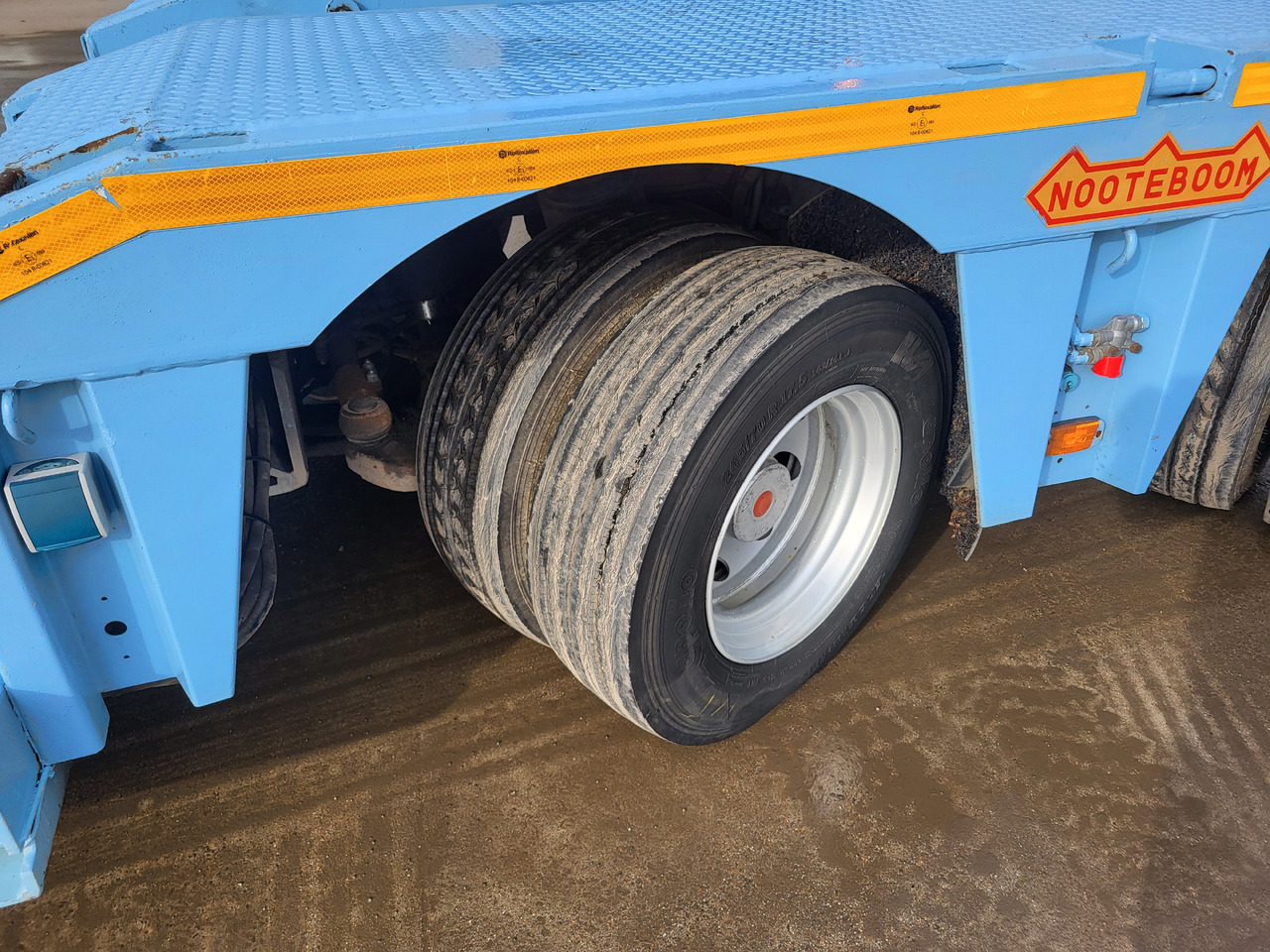 Низкорамный полуприцеп Nooteboom: фото 10