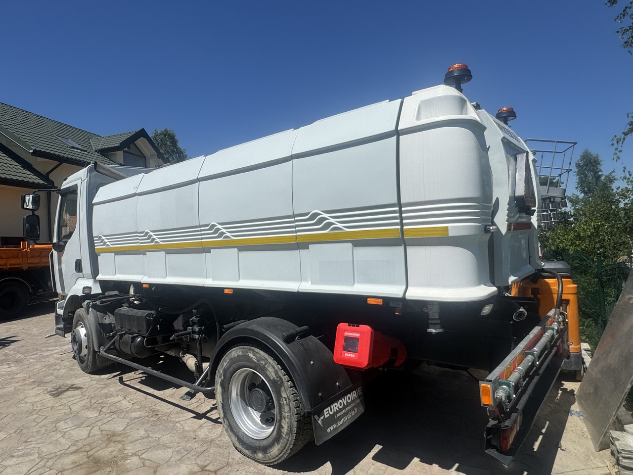 Renault Midlum water truck laveuse sprinkler - Подметально-уборочная машина: фото 3 Renault Midlum water truck laveuse sprinkler - Подметально-уборочная машина: фото 3