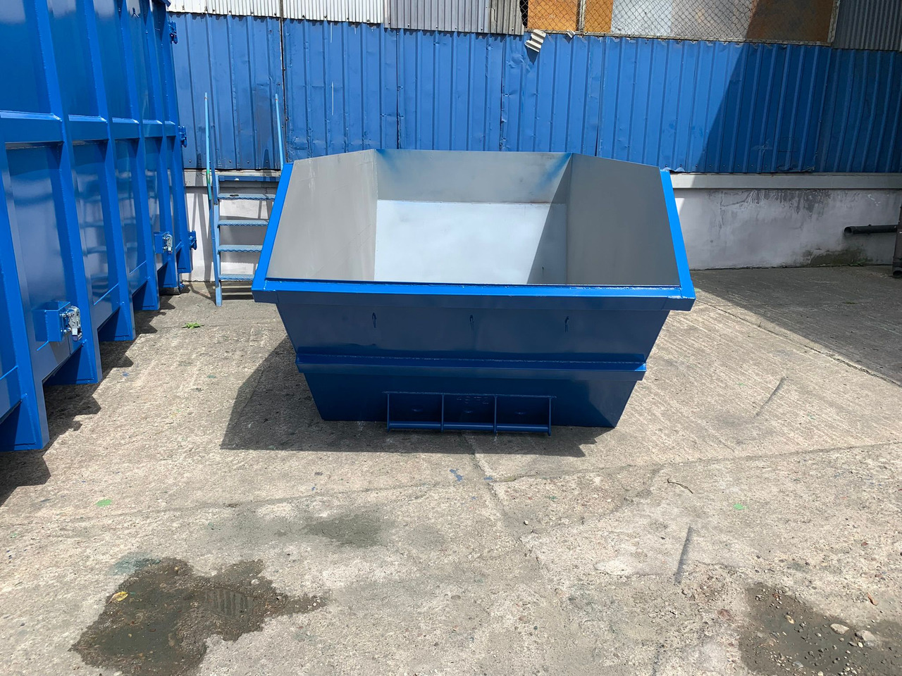 Mulda/Bauschuttcontainer/Absetzmulde/Multicar M1 - Бункер накопитель: фото 2 Mulda/Bauschuttcontainer/Absetzmulde/Multicar M1 - Бункер накопитель: фото 2