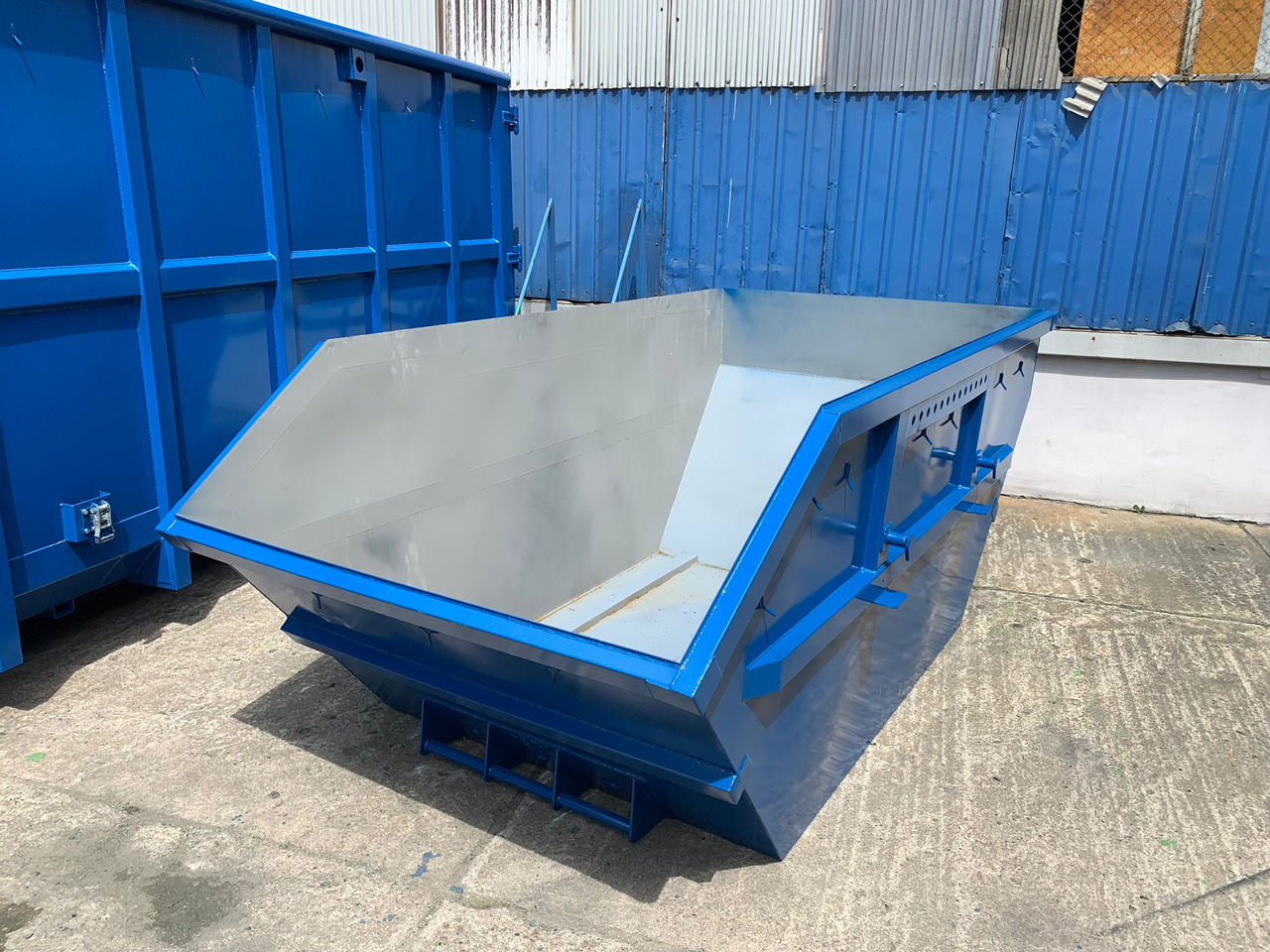 Mulda/Bauschuttcontainer/Absetzmulde/Multicar M1 - Бункер накопитель: фото 3 Mulda/Bauschuttcontainer/Absetzmulde/Multicar M1 - Бункер накопитель: фото 3