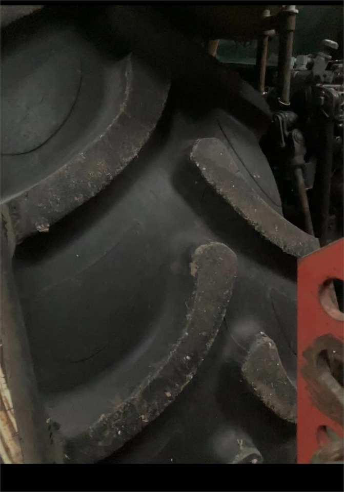 BKT 520/70R38 - Шина для Сельскохозяйственной техники: фото 1 BKT 520/70R38 - Шина для Сельскохозяйственной техники: фото 1