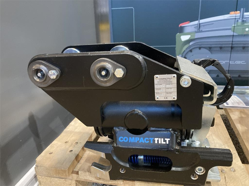 COMPACTTILT - Мини-экскаватор: фото 1 COMPACTTILT - Мини-экскаватор: фото 1