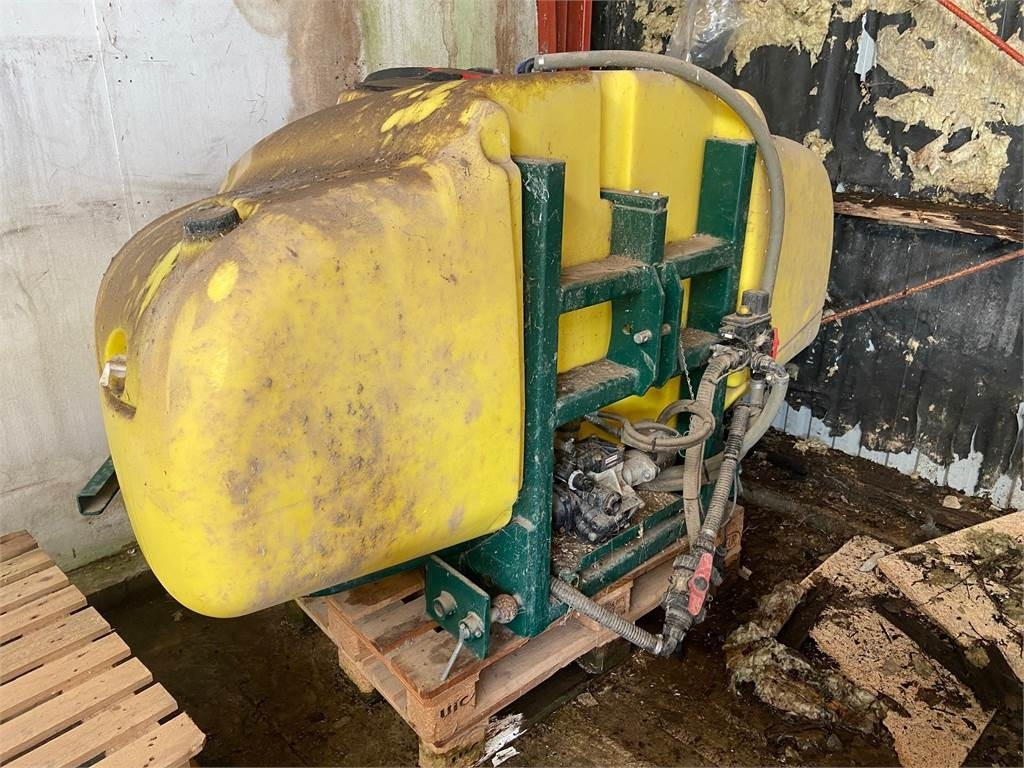 Danfoil 1500 L - Навесной опрыскиватель: фото 1 Danfoil 1500 L - Навесной опрыскиватель: фото 1