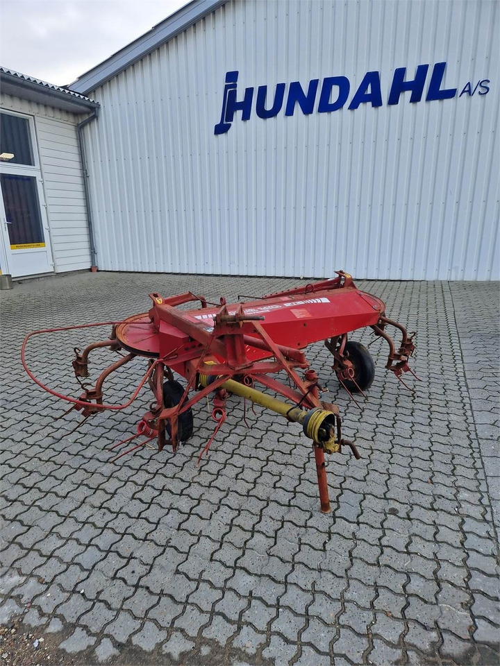 JF CR320 COMBIRIVE - Сеноворошилка: фото 1 JF CR320 COMBIRIVE - Сеноворошилка: фото 1