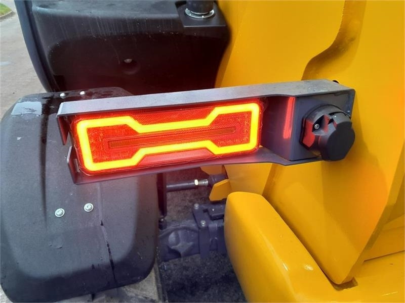 - - - EUROTRAC TH25.6 - Телескопический погрузчик: фото 5 - - - EUROTRAC TH25.6 - Телескопический погрузчик: фото 5