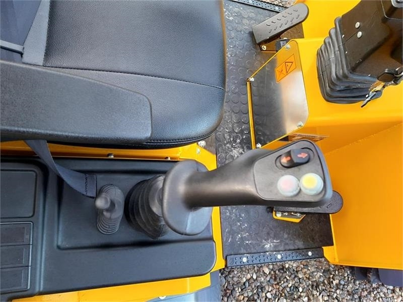 Новый Компактный фронтальный погрузчик Eurotrac W12S m. mellem arm: фото 9