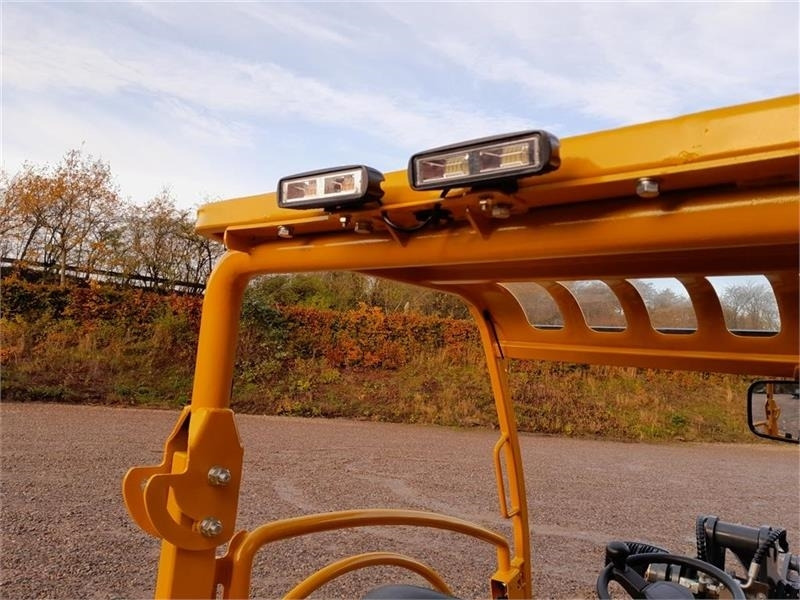 Новый Компактный фронтальный погрузчик Eurotrac W12S m. mellem arm: фото 7