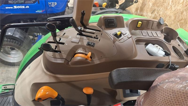 John Deere 5075E - Трактор: фото 4 John Deere 5075E - Трактор: фото 4