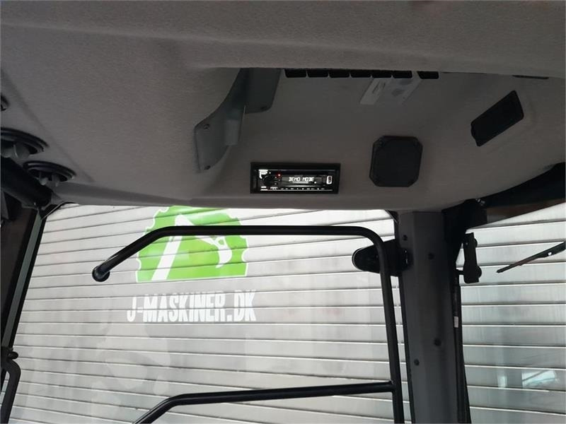 Solis 26 med kabine - Коммунальный трактор: фото 5 Solis 26 med kabine - Коммунальный трактор: фото 5