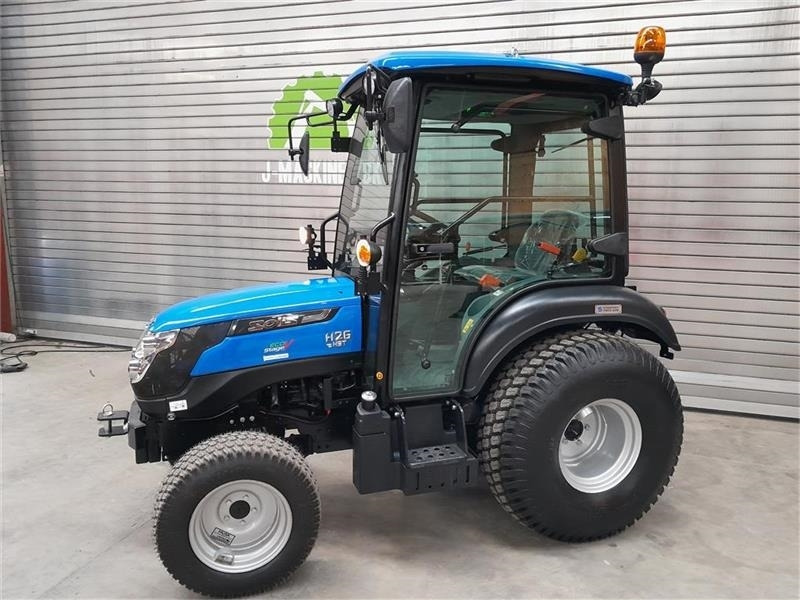 Solis 26 med kabine - Коммунальный трактор: фото 1 Solis 26 med kabine - Коммунальный трактор: фото 1