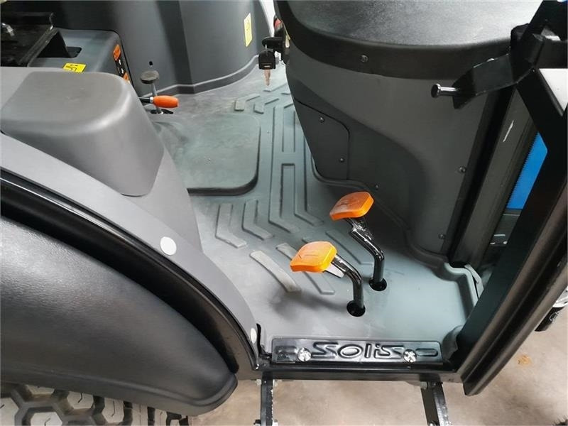 Solis 26 med kabine - Коммунальный трактор: фото 3 Solis 26 med kabine - Коммунальный трактор: фото 3