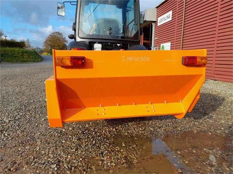 Solis 26 vinter sæt - Коммунальный трактор: фото 4 Solis 26 vinter sæt - Коммунальный трактор: фото 4