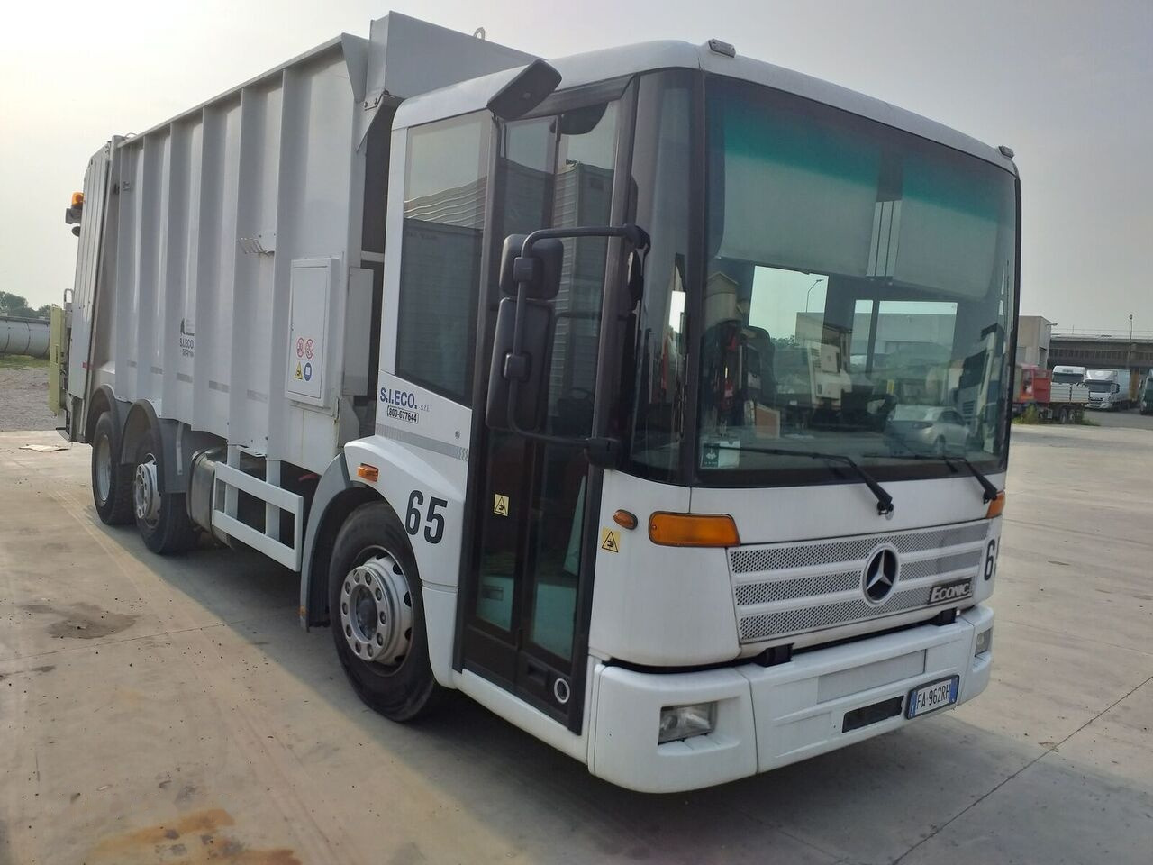 Mercedes-Benz Econic 2628 - Мусоровоз: фото 2 Mercedes-Benz Econic 2628 - Мусоровоз: фото 2