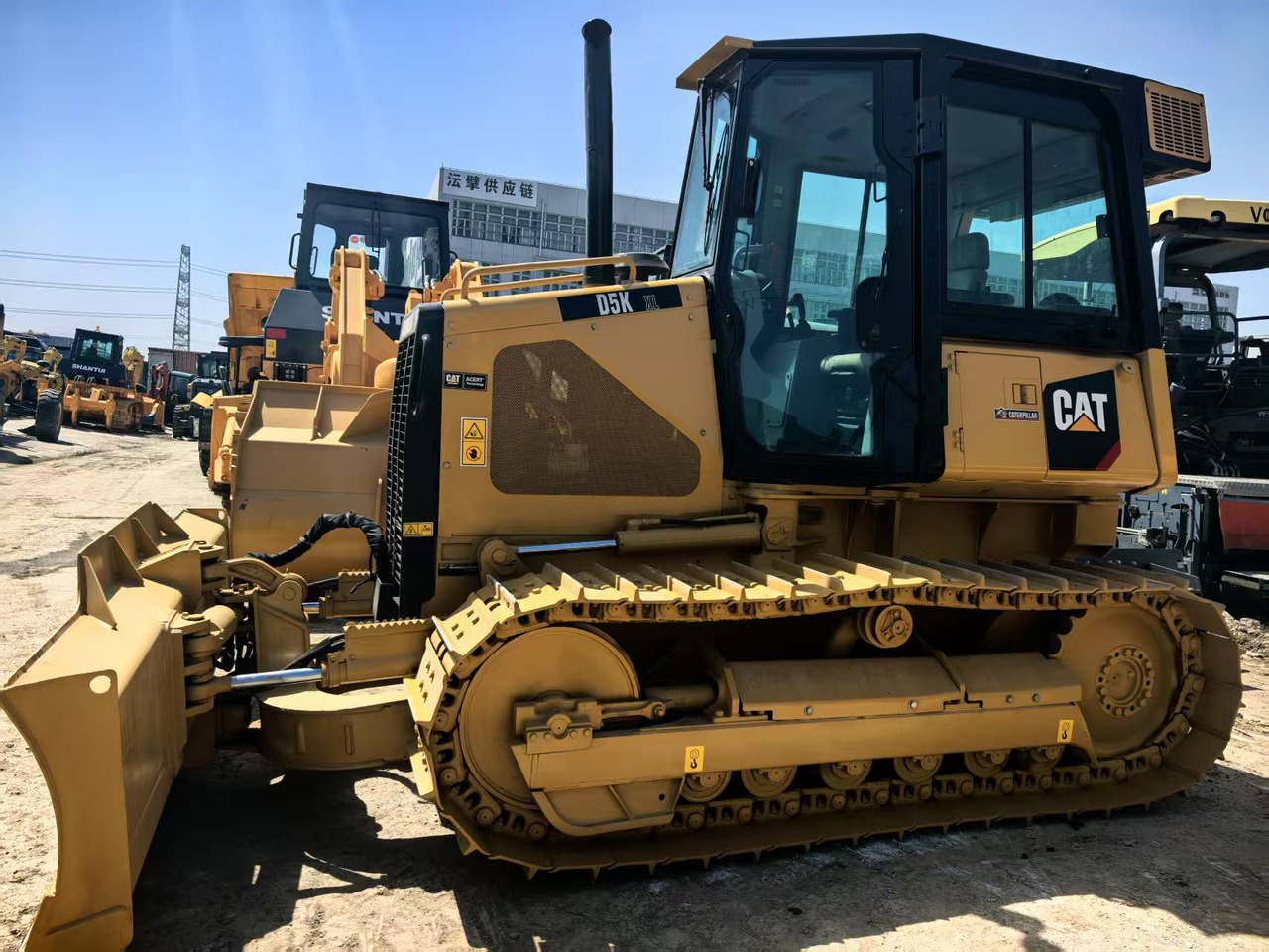 CATERPILLAR D5K - Бульдозер: фото 1 CATERPILLAR D5K - Бульдозер: фото 1