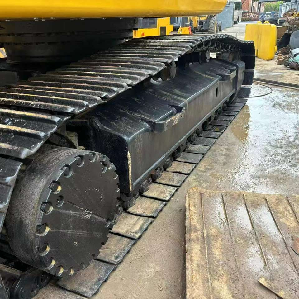 KOMATSU PC 300 - Гусеничный экскаватор: фото 2 KOMATSU PC 300 - Гусеничный экскаватор: фото 2