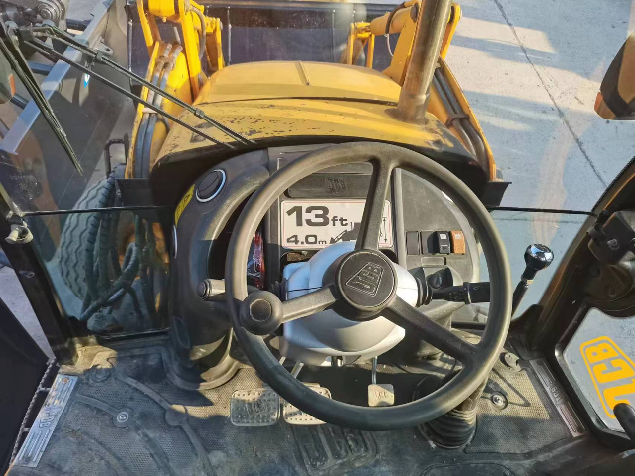 - Экскаватор-погрузчик: фото 4 - Экскаватор-погрузчик: фото 4