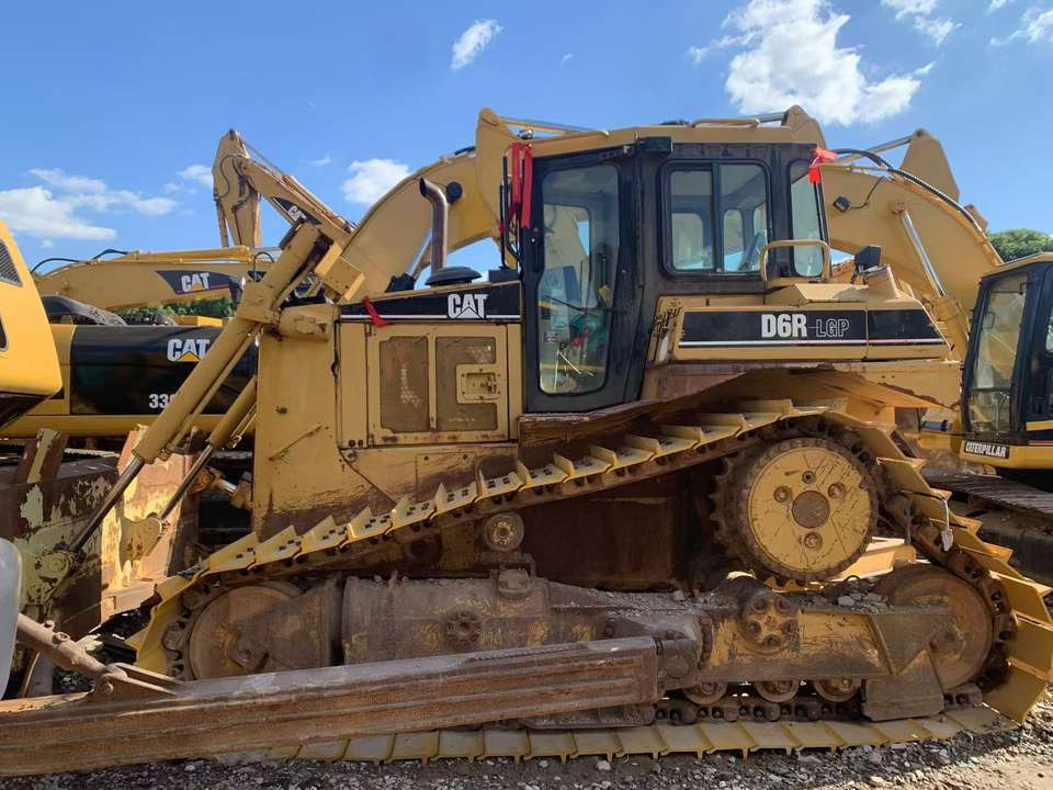Used Caterpillar Bulldozer D6R, Caterpillar Bulldozer, Caterpillar D6R Bulldozer - Бульдозер: фото 2 Used Caterpillar Bulldozer D6R, Caterpillar Bulldozer, Caterpillar D6R Bulldozer - Бульдозер: фото 2