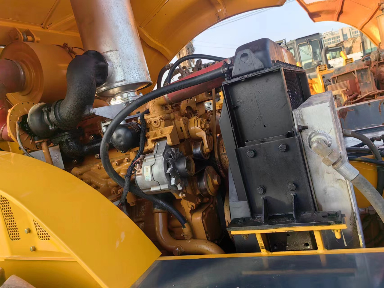 XCMG XS223J - Компактор: фото 4 XCMG XS223J - Компактор: фото 4