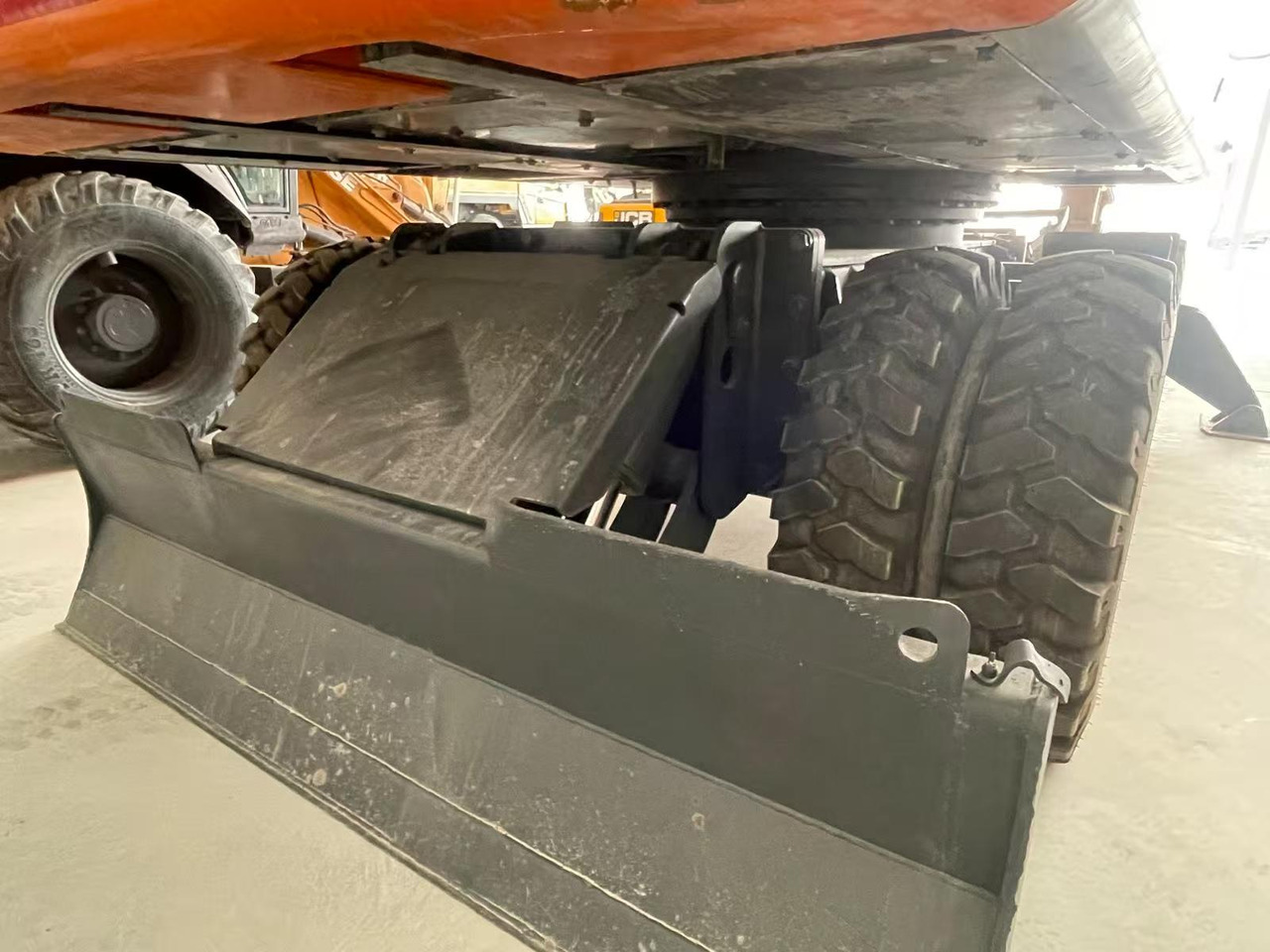 DOOSAN DX210 - Колёсный экскаватор: фото 5 DOOSAN DX210 - Колёсный экскаватор: фото 5