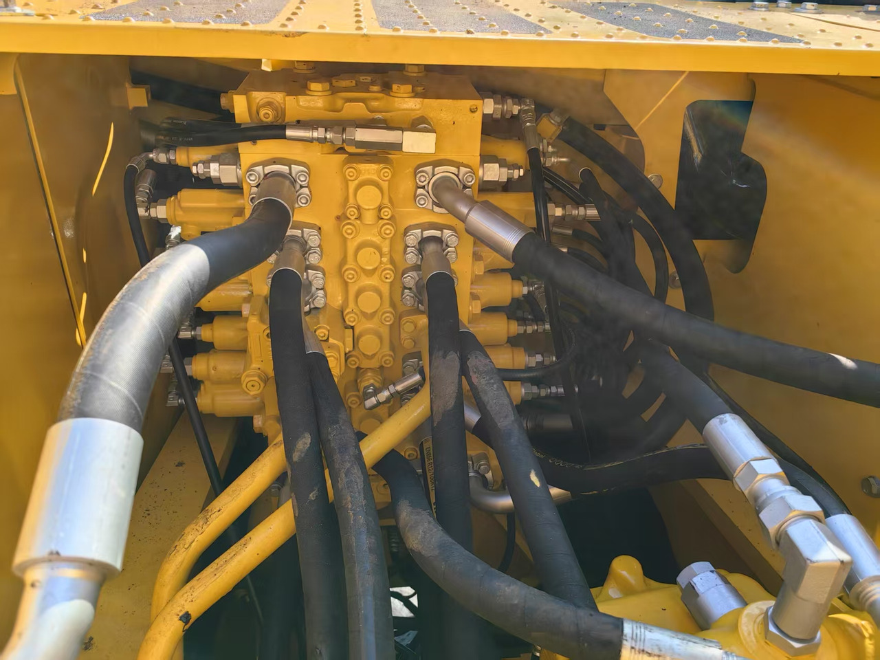 KOMATSU PC200-7 - Гусеничный экскаватор: фото 4 KOMATSU PC200-7 - Гусеничный экскаватор: фото 4